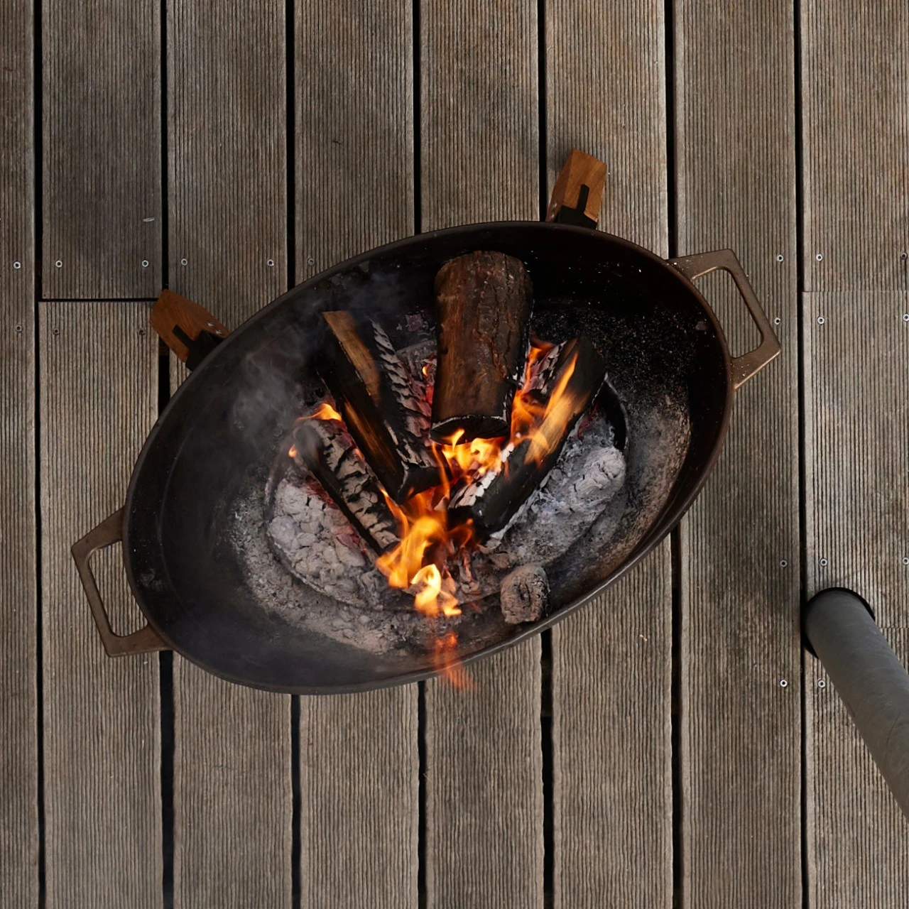 TARAN Fire Design Feuerschale Aus Gusseisen 5 TARAN Fire Design Feuerschale Aus Gusseisen – Bild 3