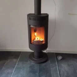 Andorra Exclusive Drehbarer Kaminofen 7kW Schwarz -Derofenfuchs Verkäufe andorra exclusive schwarz kaminofen kundenbild3 1280x1280