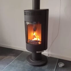 Andorra Exclusive Drehbarer Kaminofen 7kW Schwarz -Derofenfuchs Verkäufe andorra exclusive schwarz kaminofen kundenbild4 1280x1280