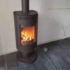 Andorra Exclusive Drehbarer Kaminofen 7kW Schwarz -Derofenfuchs Verkäufe andorra exclusive schwarz kaminofen kundenbild5 1280x1280