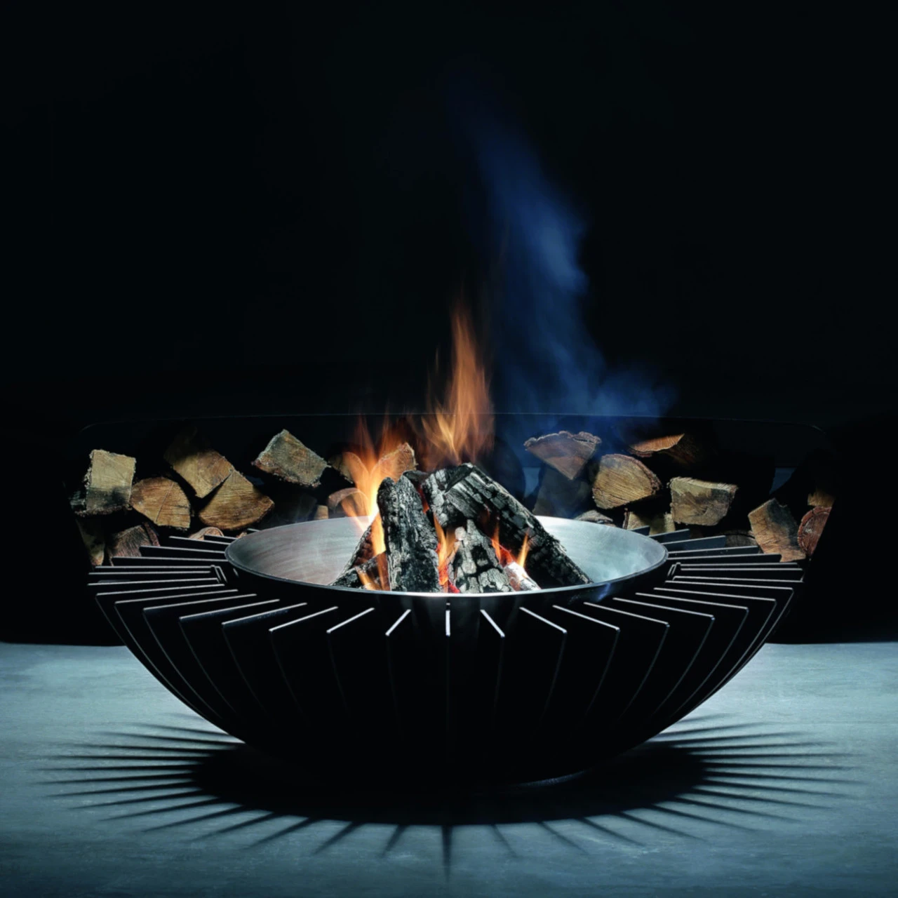 Cosmo 13 Designer Feuerschale / Gartenkamin Schwarz 10 Cosmo 13 Designer Feuerschale / Gartenkamin Schwarz – Bild 8