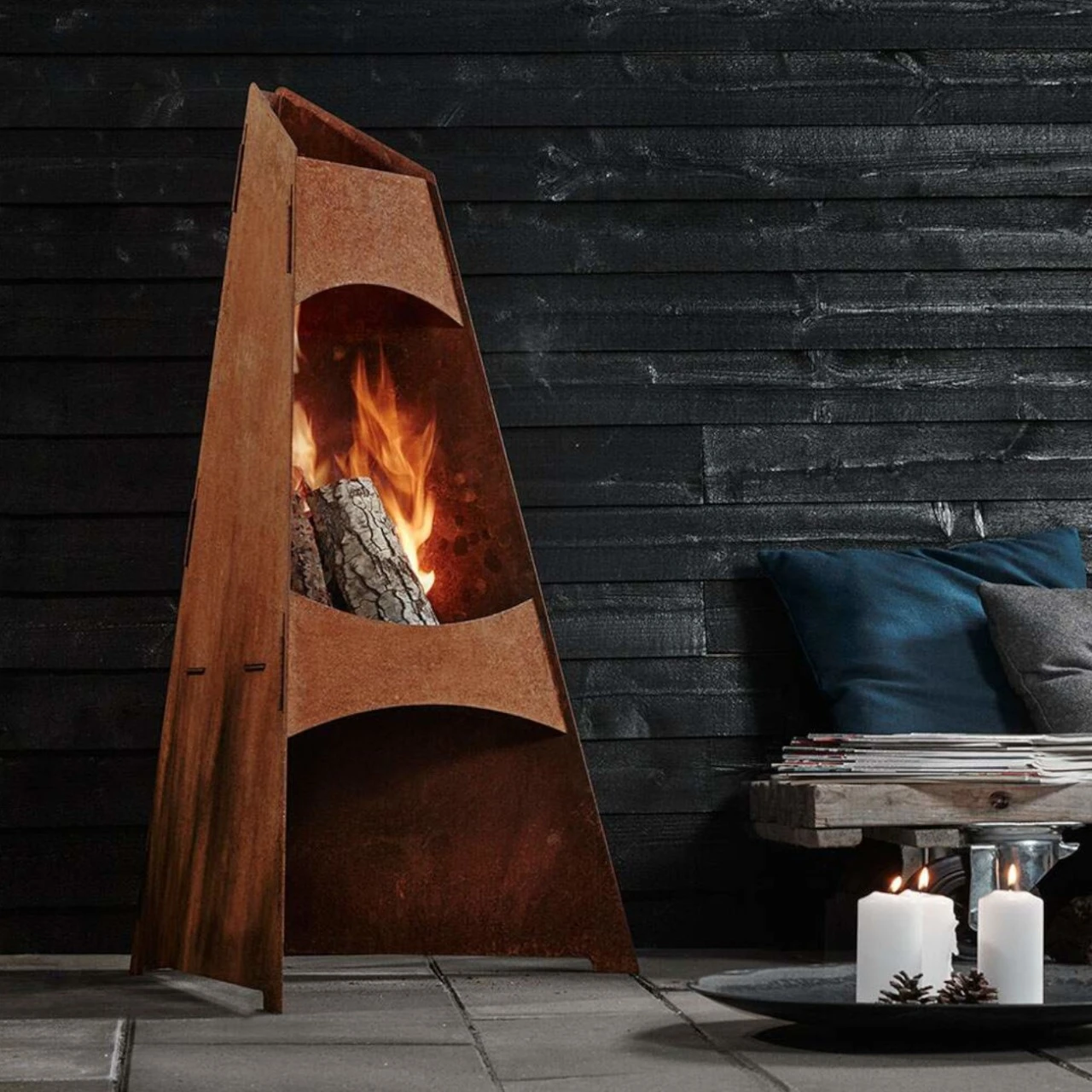 Delta Pyramide Gartenkamin Cortenstahl 4 Delta Pyramide Gartenkamin Cortenstahl – Bild 2