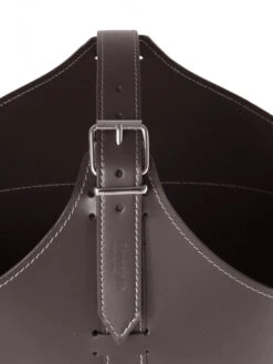 Designer Holzkorb Fabia Dunkel Braun Aus Regeneriertem Leder Mit Rollen -Derofenfuchs Verkäufe firestyle fabia dunkel braun 4 1280x1280
