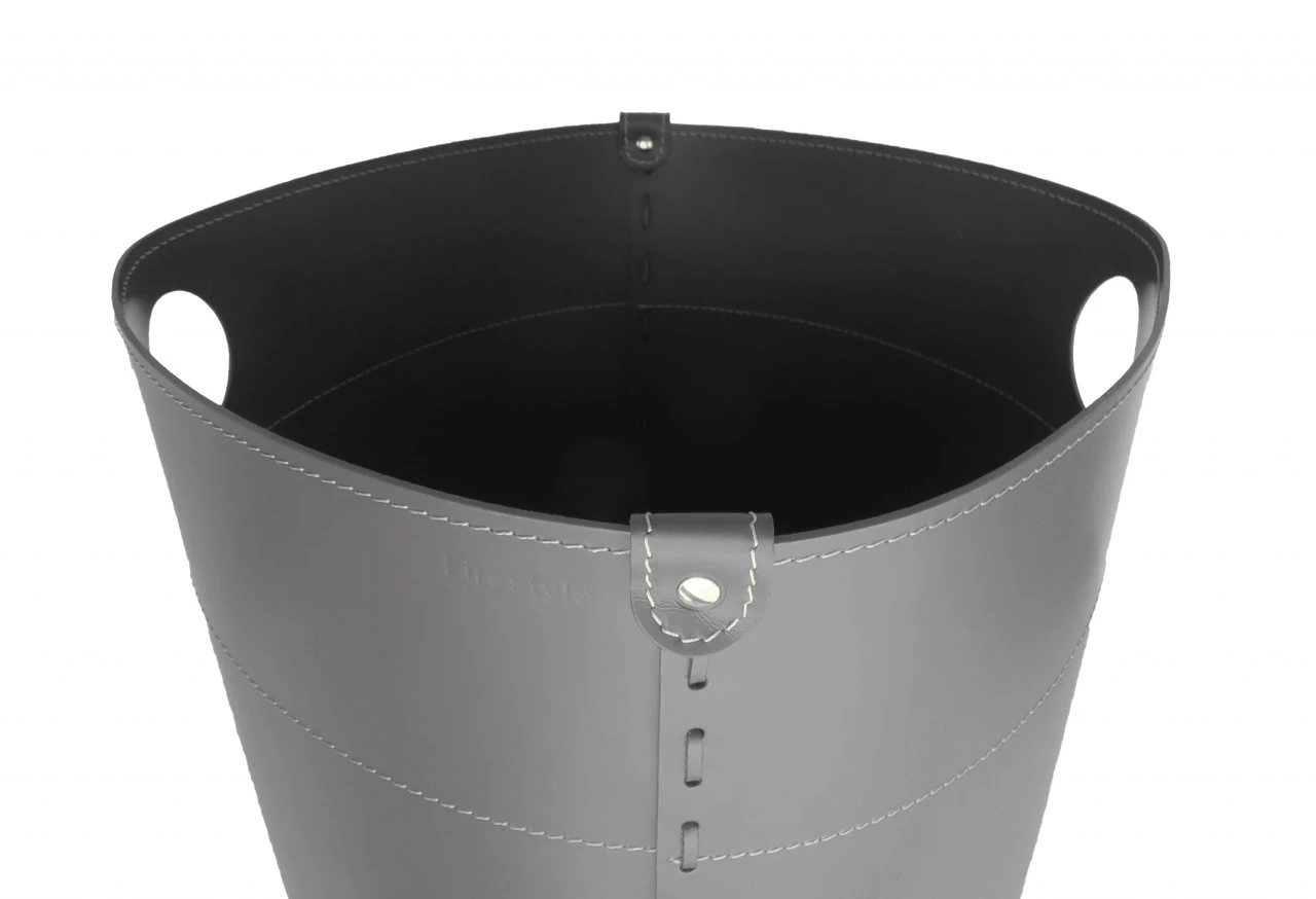 Giro Designer Holzkorb Anthrazit Aus Regeneriertem Leder Mit Rollen 7 Giro Designer Holzkorb Anthrazit Aus Regeneriertem Leder Mit Rollen – Bild 5