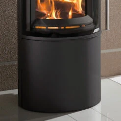 Akono 180° Panorama Speicher-Kaminofen 7kW Schwarz -Derofenfuchs Verkäufe koppe akono schwarz unten 1280x1280