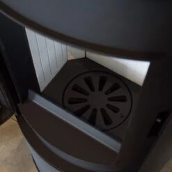 Koza AB Black Edition Kaminofen 8kW 21 Koza AB Black Edition Kaminofen 8kW -Derofenfuchs Verkäufe kratki koza ab kaminofen web2 1280x1280