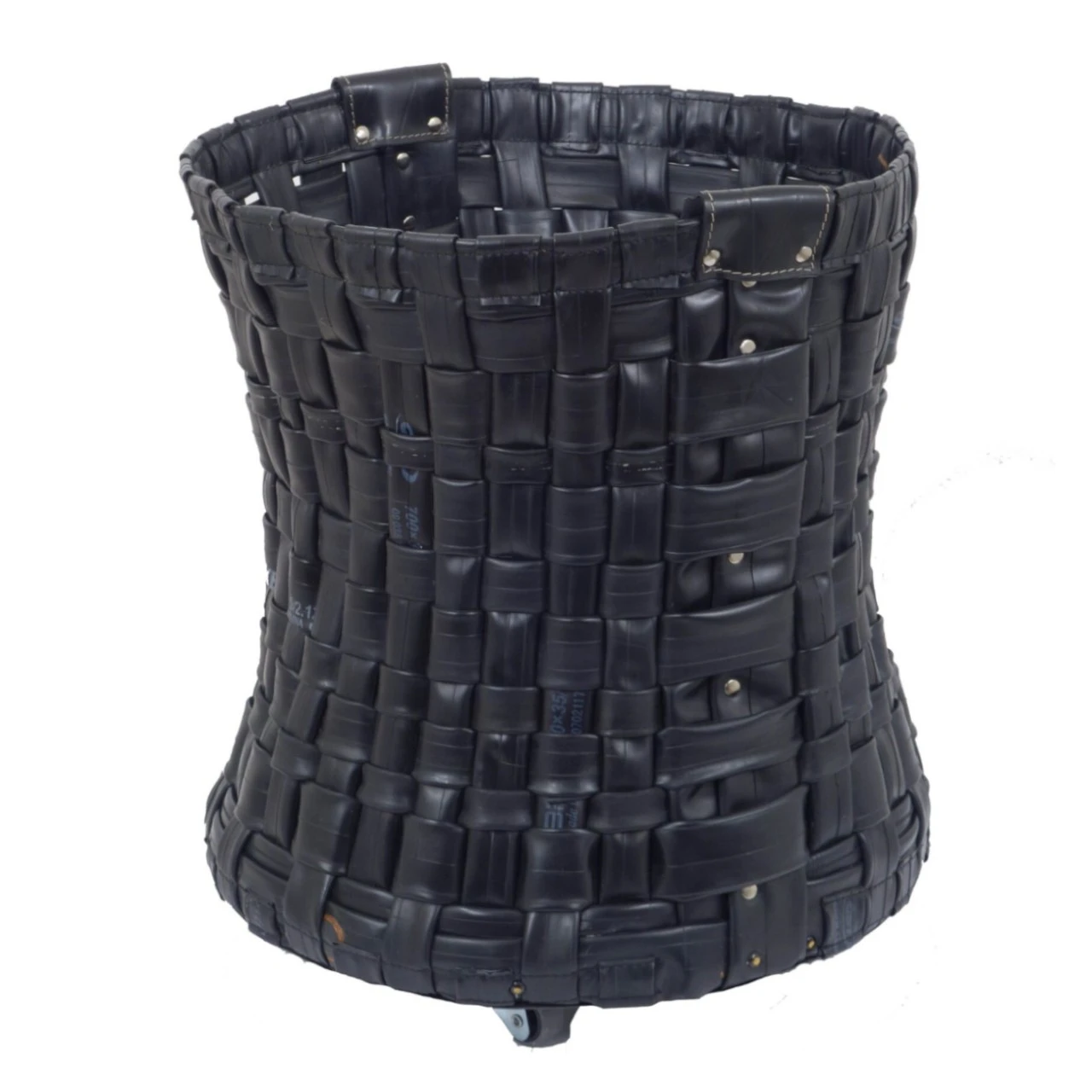 Tancredi Designer Holzkorb Schwarz Aus Recyceltem Gummi Mit Rollen 4 Tancredi Designer Holzkorb Schwarz Aus Recyceltem Gummi Mit Rollen – Bild 2