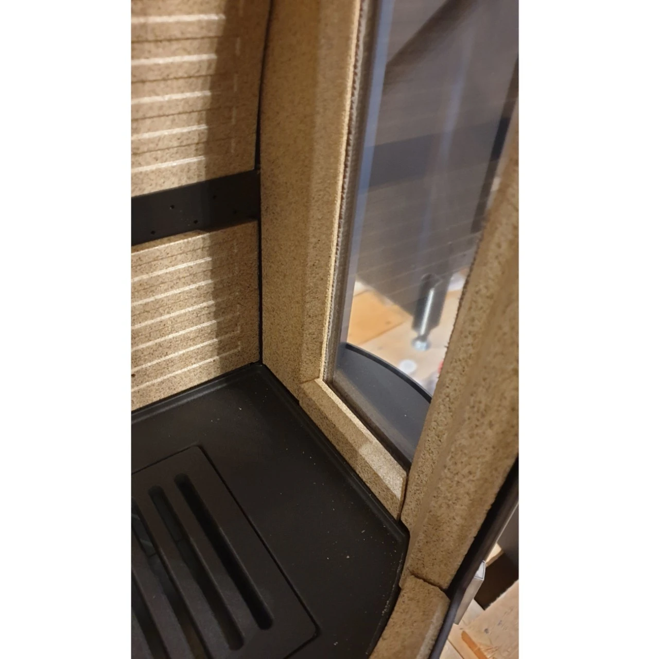 TT23RGW Panorama Wand-Kaminofen 5kW Schwarz 6 TT23RGW Panorama Wand-Kaminofen 5kW Schwarz – Bild 4