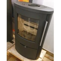 TT80RL Kaminofen Schwarz 5kW -Derofenfuchs Verkäufe termatech tt80rl kaminofen ausstellung1 1280x1280