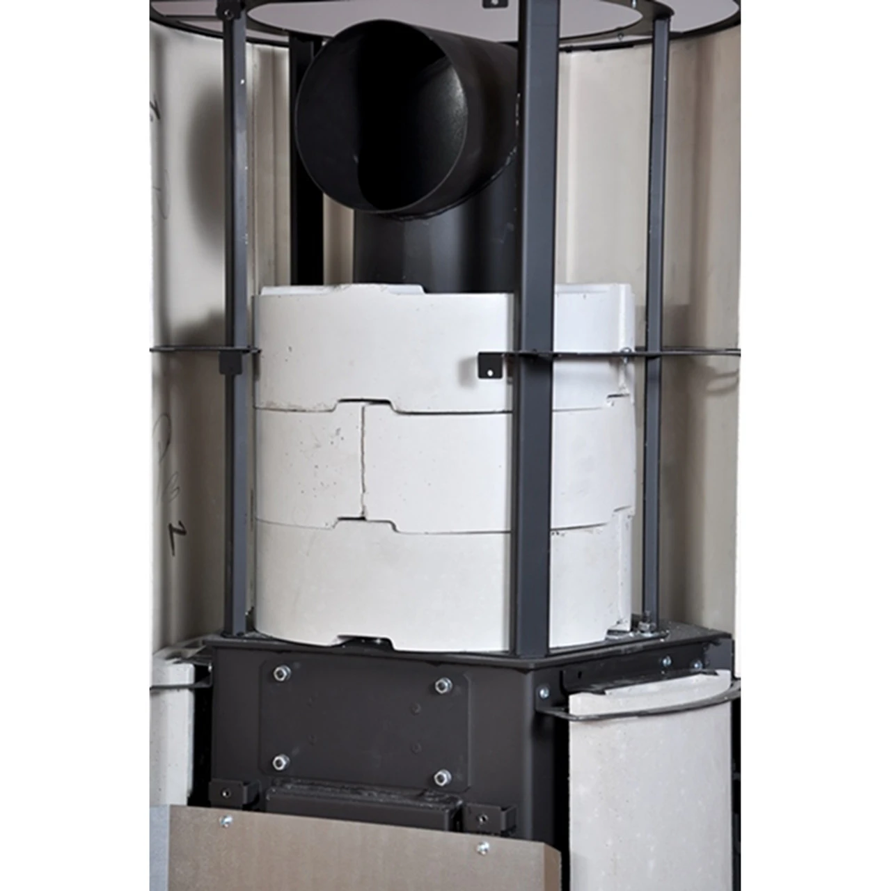 Delia Plus Speicher-Kaminofen Mit Schwarzen Kacheln 7kW 13 Delia Plus Speicher-Kaminofen Mit Schwarzen Kacheln 7kW – Bild 11