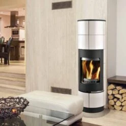 Delia Speicher-Kaminofen Mit Weißen Kacheln 7kW 24 Delia Speicher-Kaminofen Mit Weißen Kacheln 7kW -Derofenfuchs Verkäufe thorma design delia weiss int 1280x1280