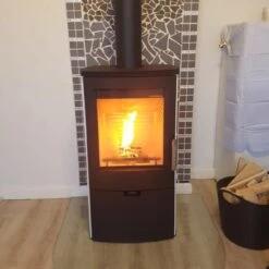 Falun Weiß Emailliert Kaminofen 8kW 11 Falun Weiß Emailliert Kaminofen 8kW -Derofenfuchs Verkäufe thorma design falun emailliert weiss kundenbild1 1280x1280