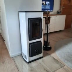 Verona AT Weiß Kaminofen 5kW Dauerbrandofen -Derofenfuchs Verkäufe verona kaminofen dauerbrandofen weiss4 1280x1280